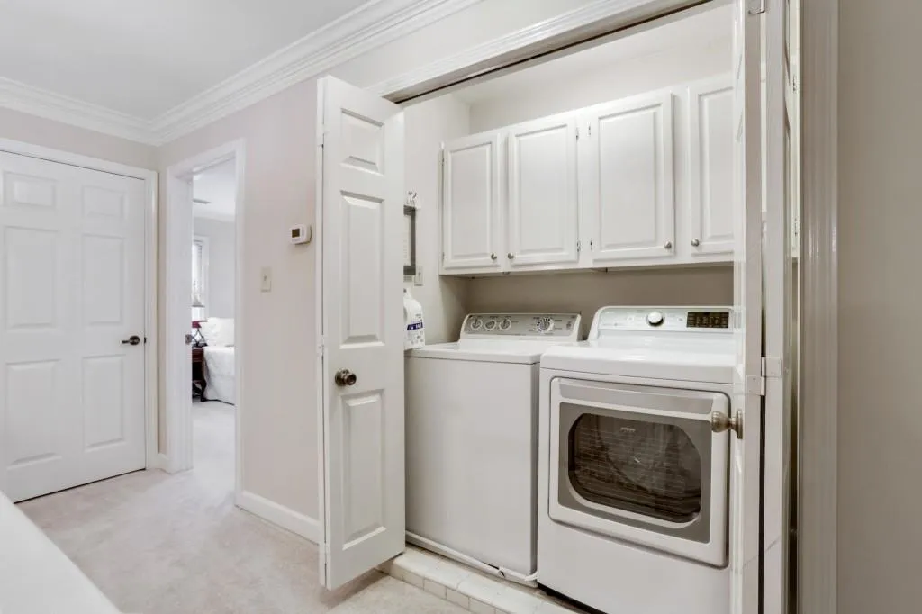 7155 Roswell Road Unit 4, Sandy Springs, Georgia 30328, 3 Bedrooms Bedrooms, ,2 BathroomsBathrooms,Residential,Sold,7155 Roswell Road Unit 4,6677495