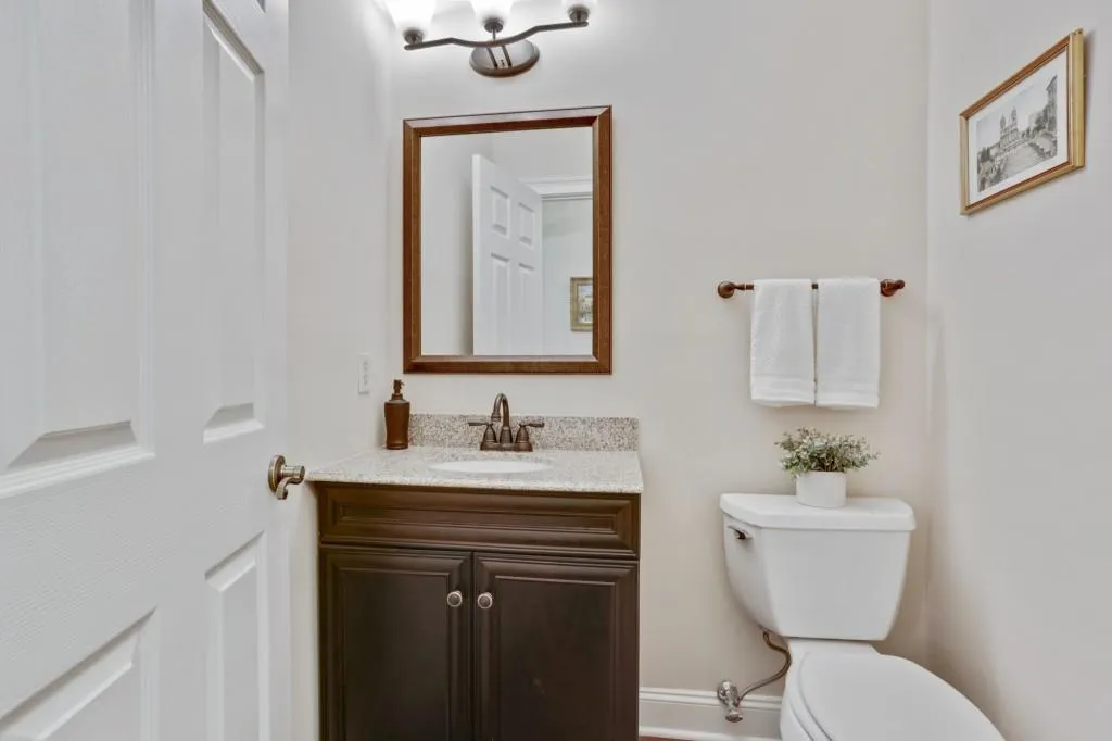 7155 Roswell Road Unit 4, Sandy Springs, Georgia 30328, 3 Bedrooms Bedrooms, ,2 BathroomsBathrooms,Residential,Sold,7155 Roswell Road Unit 4,6677495