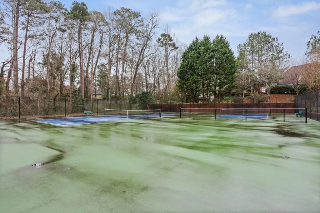 7155 Roswell Road Unit 4, Sandy Springs, Georgia 30328, 3 Bedrooms Bedrooms, ,2 BathroomsBathrooms,Residential,Sold,7155 Roswell Road Unit 4,6677495