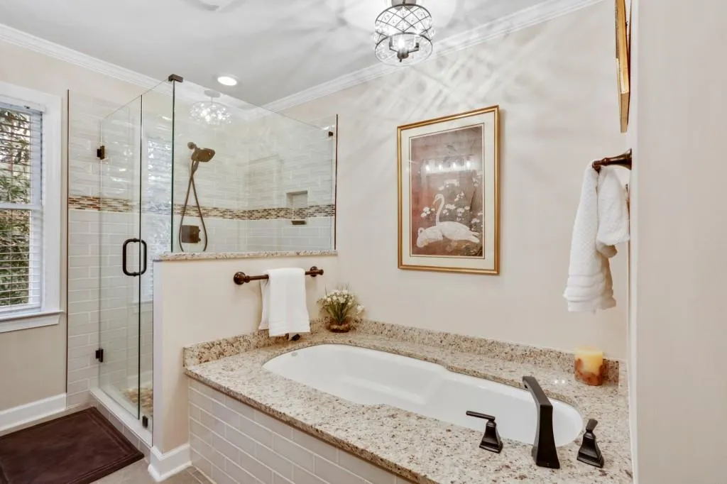 7155 Roswell Road Unit 4, Sandy Springs, Georgia 30328, 3 Bedrooms Bedrooms, ,2 BathroomsBathrooms,Residential,Sold,7155 Roswell Road Unit 4,6677495