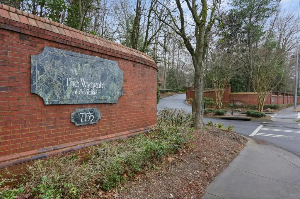 7155 Roswell Road Unit 4, Sandy Springs, Georgia 30328, 3 Bedrooms Bedrooms, ,2 BathroomsBathrooms,Residential,Sold,7155 Roswell Road Unit 4,6677495