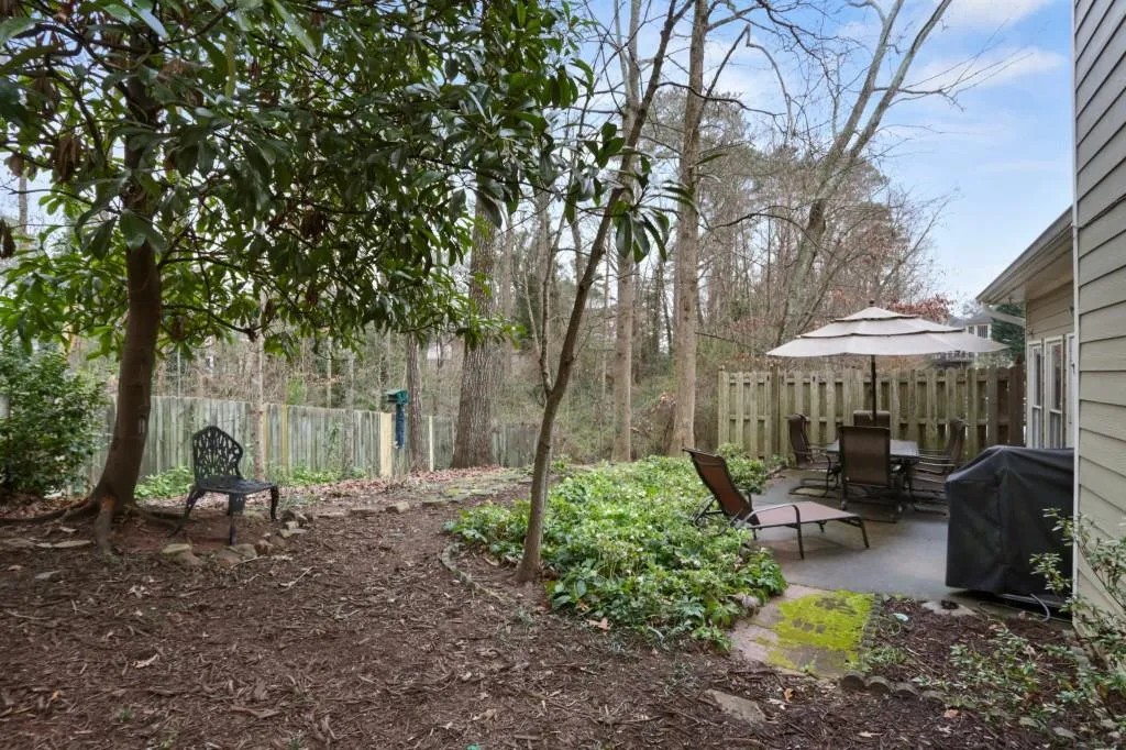 7155 Roswell Road Unit 4, Sandy Springs, Georgia 30328, 3 Bedrooms Bedrooms, ,2 BathroomsBathrooms,Residential,Sold,7155 Roswell Road Unit 4,6677495