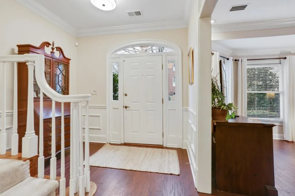 7155 Roswell Road Unit 4, Sandy Springs, Georgia 30328, 3 Bedrooms Bedrooms, ,2 BathroomsBathrooms,Residential,Sold,7155 Roswell Road Unit 4,6677495