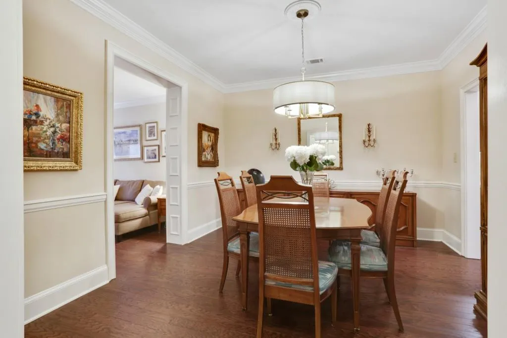 7155 Roswell Road Unit 4, Sandy Springs, Georgia 30328, 3 Bedrooms Bedrooms, ,2 BathroomsBathrooms,Residential,Sold,7155 Roswell Road Unit 4,6677495