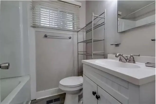 2386 Arno Court Nw, Atlanta, Georgia 30318, 3 Bedrooms Bedrooms, ,1 BathroomBathrooms,Residential,For Sale,2386 Arno Court Nw,7630617