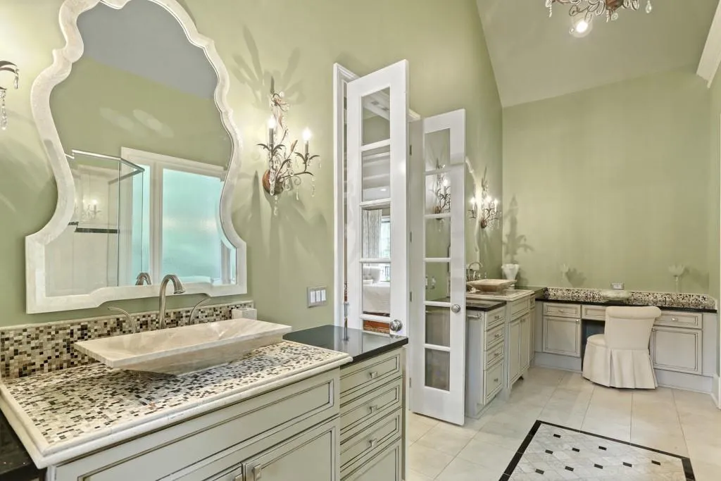 7806 Stables Drive, Sandy Springs, Georgia 30350, 5 Bedrooms Bedrooms, ,4 BathroomsBathrooms,Residential,Sold,7806 Stables Drive,6596177