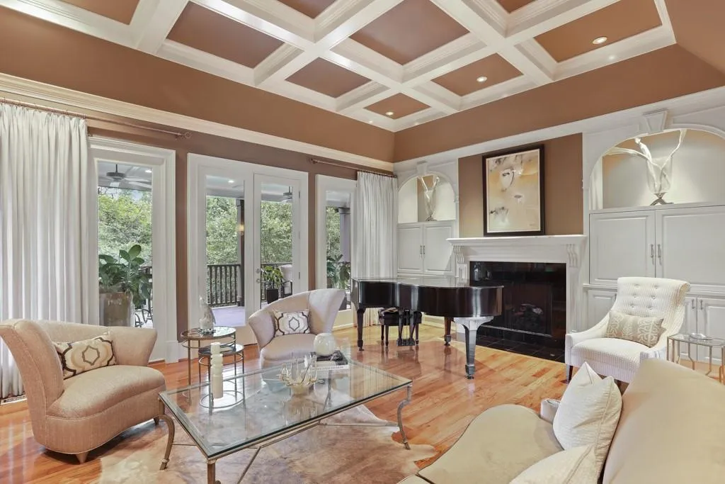 7806 Stables Drive, Sandy Springs, Georgia 30350, 5 Bedrooms Bedrooms, ,4 BathroomsBathrooms,Residential,Sold,7806 Stables Drive,6596177