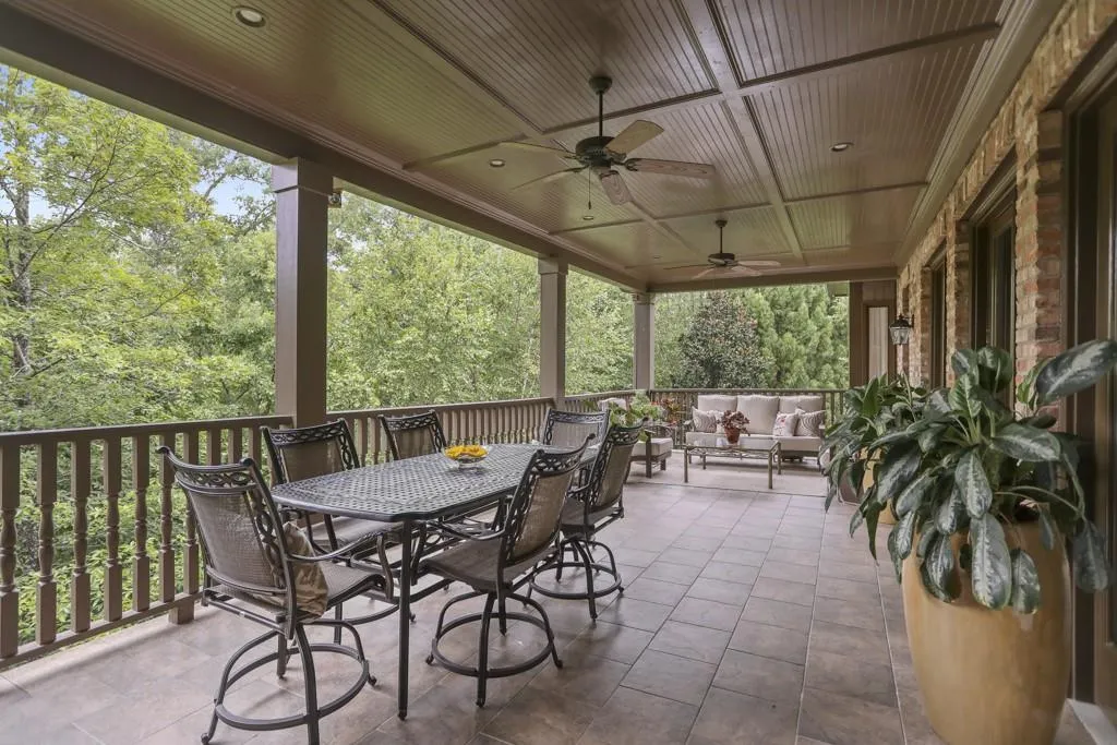 7806 Stables Drive, Sandy Springs, Georgia 30350, 5 Bedrooms Bedrooms, ,4 BathroomsBathrooms,Residential,Sold,7806 Stables Drive,6596177
