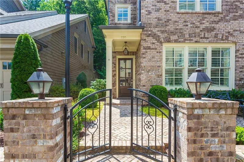 325 Riversedge Drive, Atlanta, Georgia 30339, 5 Bedrooms Bedrooms, ,3 BathroomsBathrooms,Residential,Sold,325 Riversedge Drive,6624528