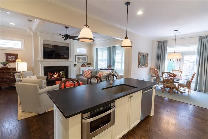 325 Riversedge Drive, Atlanta, Georgia 30339, 5 Bedrooms Bedrooms, ,3 BathroomsBathrooms,Residential,Sold,325 Riversedge Drive,6624528