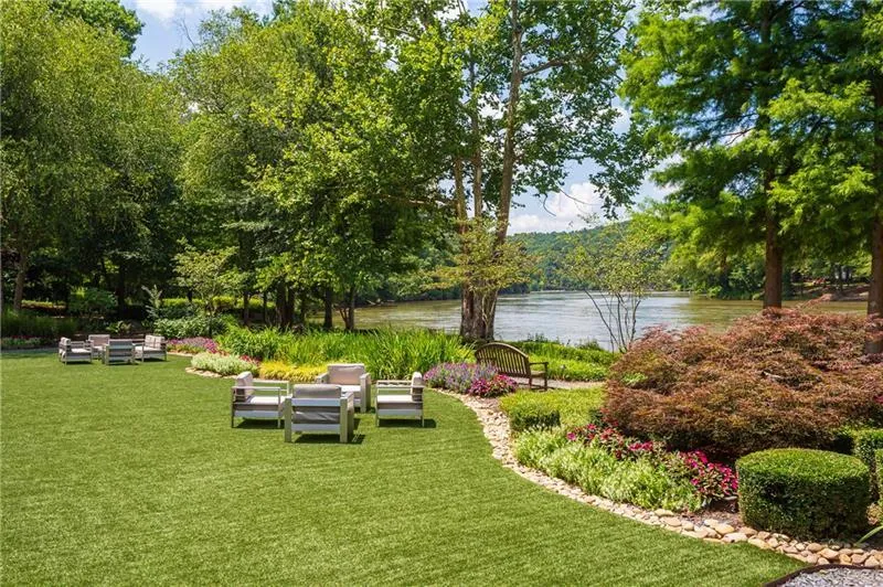 325 Riversedge Drive, Atlanta, Georgia 30339, 5 Bedrooms Bedrooms, ,3 BathroomsBathrooms,Residential,Sold,325 Riversedge Drive,6624528