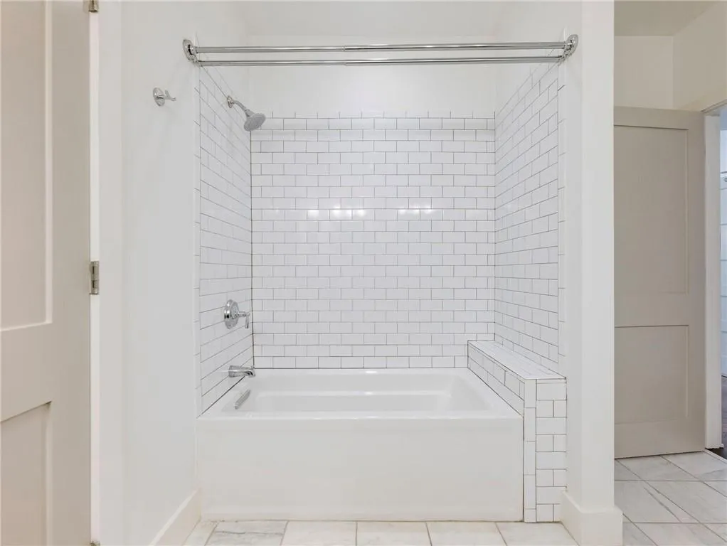 1100 Howell Mill Road Unit 404, Atlanta, Georgia 30318, 1 Bedroom Bedrooms, ,1 BathroomBathrooms,Residential,For Sale,1100 Howell Mill Road Unit 404,7639497