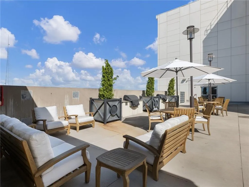 1100 Howell Mill Road Unit 404, Atlanta, Georgia 30318, 1 Bedroom Bedrooms, ,1 BathroomBathrooms,Residential,For Sale,1100 Howell Mill Road Unit 404,7639497