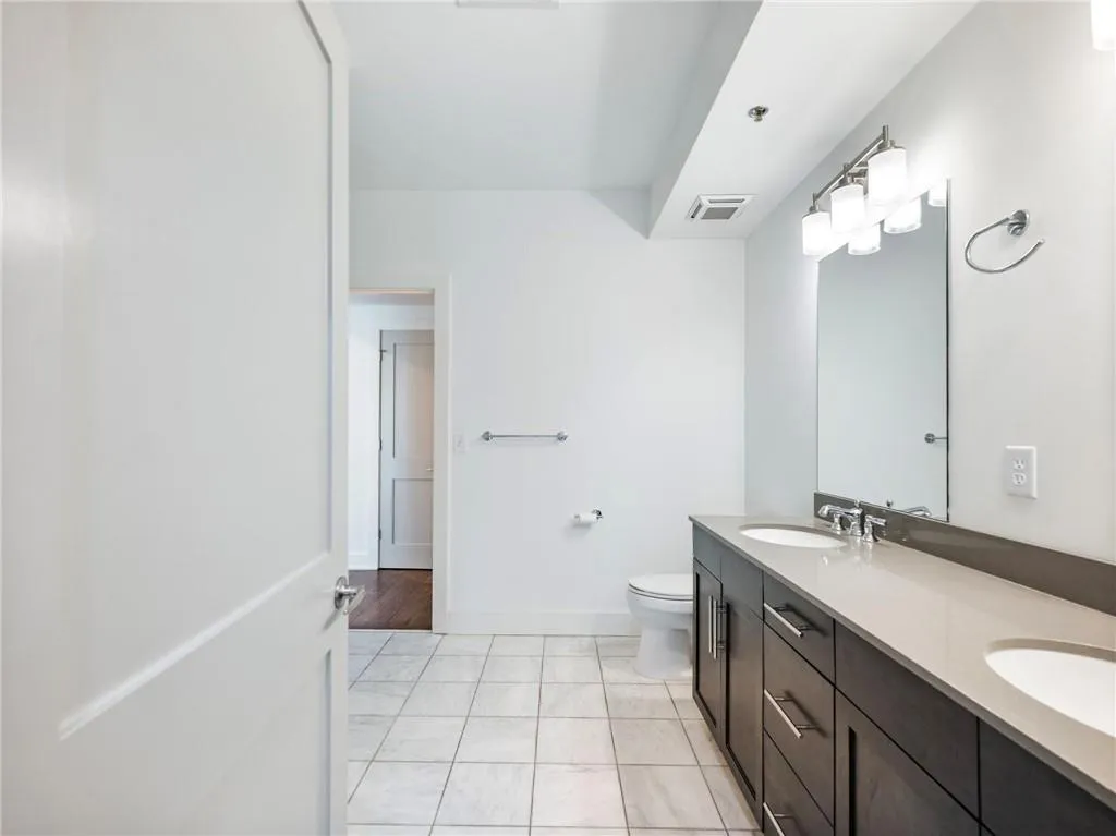 1100 Howell Mill Road Unit 404, Atlanta, Georgia 30318, 1 Bedroom Bedrooms, ,1 BathroomBathrooms,Residential,For Sale,1100 Howell Mill Road Unit 404,7639497