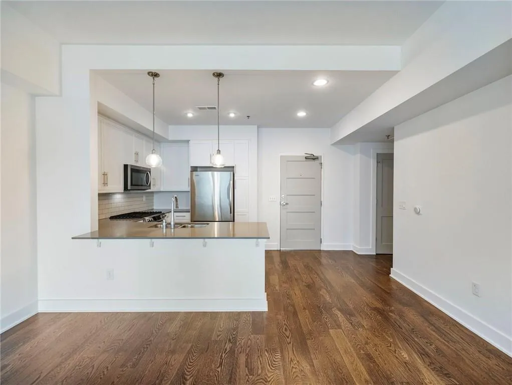 1100 Howell Mill Road Unit 404, Atlanta, Georgia 30318, 1 Bedroom Bedrooms, ,1 BathroomBathrooms,Residential,For Sale,1100 Howell Mill Road Unit 404,7639497