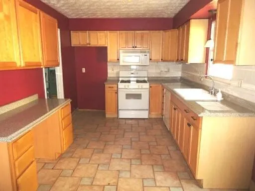 8813 Long Beach Circle Unit 8813, Atlanta, Georgia 30350, 2 Bedrooms Bedrooms, ,2 BathroomsBathrooms,Residential,Sold,8813 Long Beach Circle Unit 8813,5917480