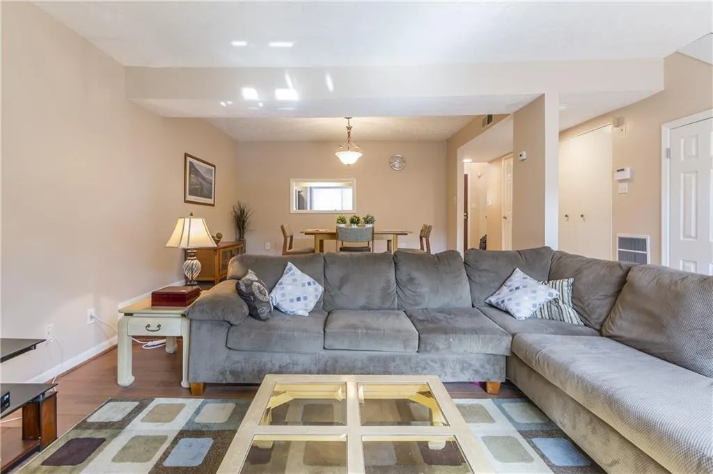 98 Goldrush Circle, Atlanta, Georgia 30328, 2 Bedrooms Bedrooms, ,2 BathroomsBathrooms,Residential,Sold,98 Goldrush Circle,5647830