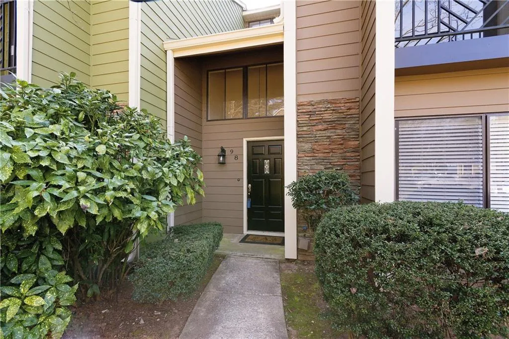 98 Goldrush Circle, Atlanta, Georgia 30328, 2 Bedrooms Bedrooms, ,2 BathroomsBathrooms,Residential,Sold,98 Goldrush Circle,5647830