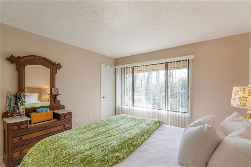 98 Goldrush Circle, Atlanta, Georgia 30328, 2 Bedrooms Bedrooms, ,2 BathroomsBathrooms,Residential,Sold,98 Goldrush Circle,5647830