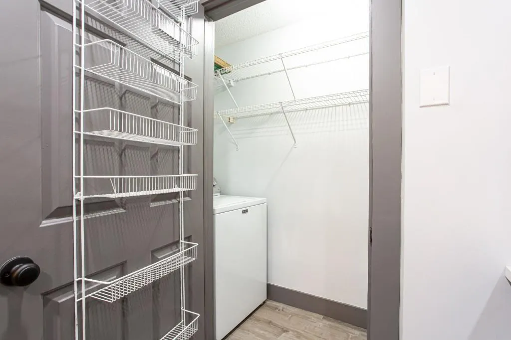 1074 Peachtree Walk Ne Unit 115, Atlanta, Georgia 30309, 2 Bedrooms Bedrooms, ,2 BathroomsBathrooms,Residential,For Sale,1074 Peachtree Walk Ne Unit 115,7560965
