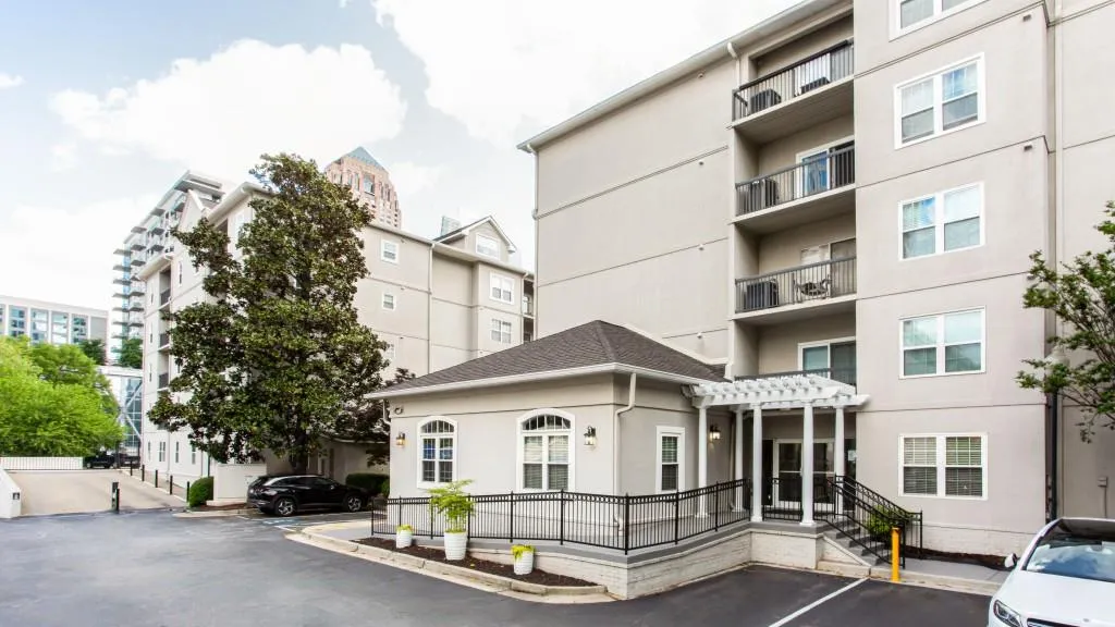 1074 Peachtree Walk Ne Unit 115, Atlanta, Georgia 30309, 2 Bedrooms Bedrooms, ,2 BathroomsBathrooms,Residential,For Sale,1074 Peachtree Walk Ne Unit 115,7560965