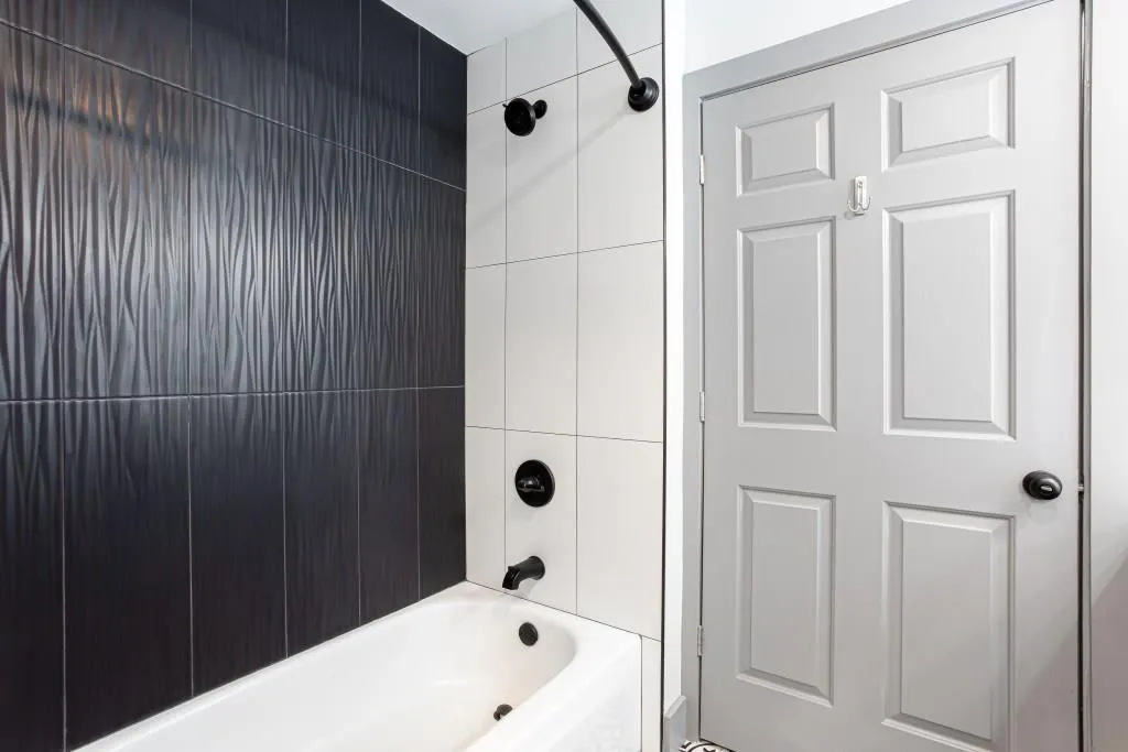 1074 Peachtree Walk Ne Unit 115, Atlanta, Georgia 30309, 2 Bedrooms Bedrooms, ,2 BathroomsBathrooms,Residential,For Sale,1074 Peachtree Walk Ne Unit 115,7560965