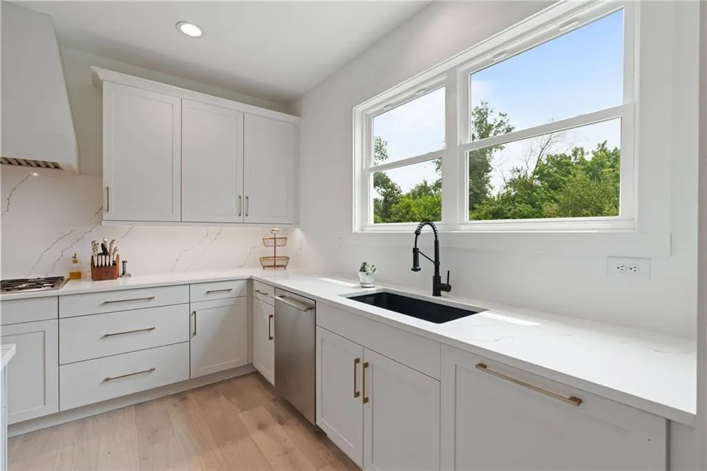 2071 Fairhaven Circle Ne, Atlanta, Georgia 30305, 4 Bedrooms Bedrooms, ,3 BathroomsBathrooms,Residential,For Sale,2071 Fairhaven Circle Ne,7620974