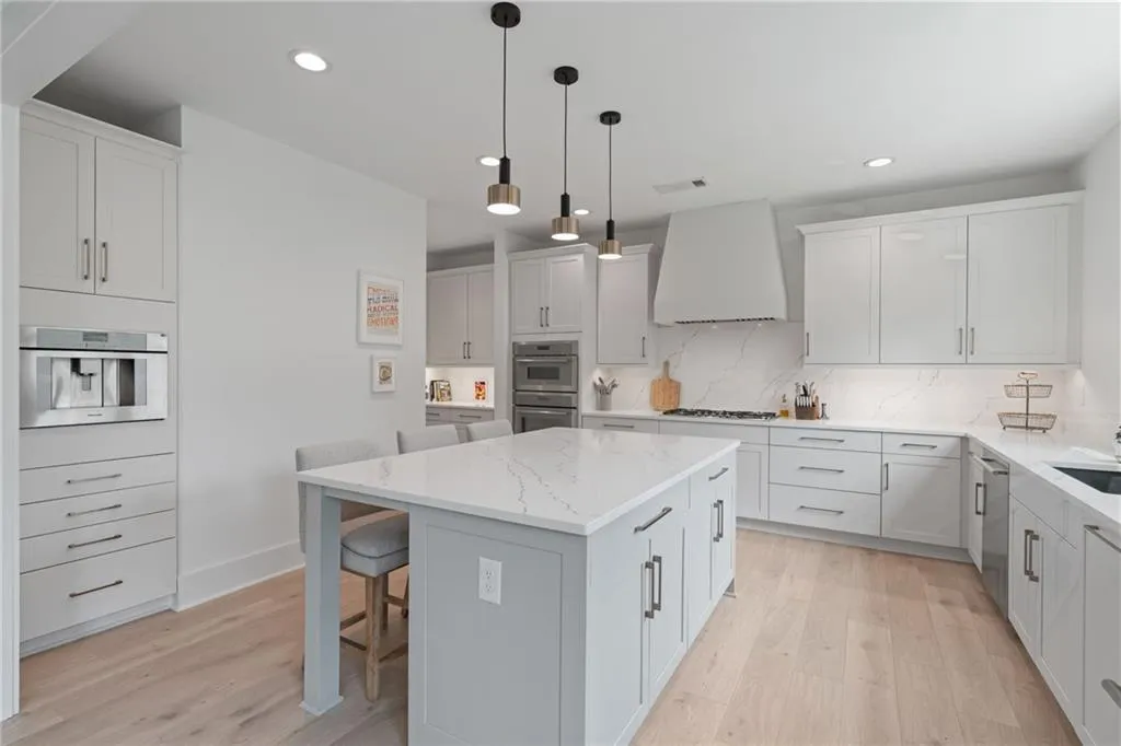 2071 Fairhaven Circle Ne, Atlanta, Georgia 30305, 4 Bedrooms Bedrooms, ,3 BathroomsBathrooms,Residential,For Sale,2071 Fairhaven Circle Ne,7620974