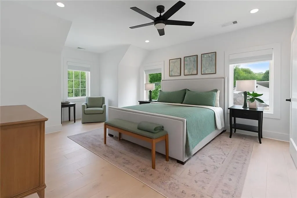 Photo has been virtually staged to add bedding.