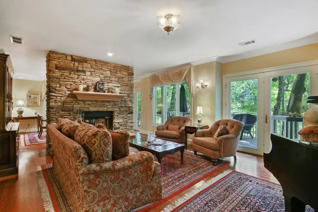 3390 Spalding Drive, Atlanta, Georgia 30350, 3 Bedrooms Bedrooms, ,2 BathroomsBathrooms,Residential,Sold,3390 Spalding Drive,5708939