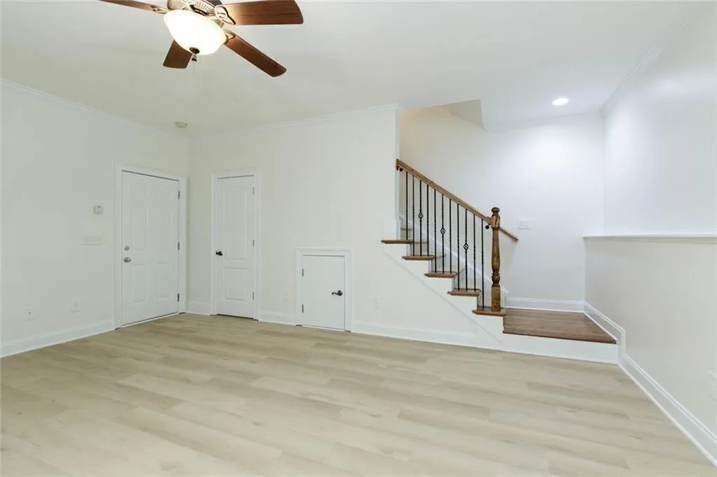 956 Persimmon Point Ne, Sandy Springs, Georgia 30328, 2 Bedrooms Bedrooms, ,2 BathroomsBathrooms,Residential,For Sale,956 Persimmon Point Ne,7741091