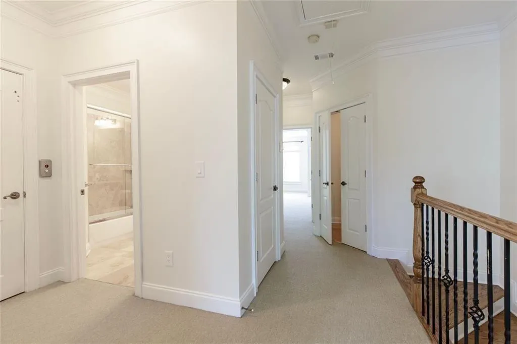 956 Persimmon Point Ne, Sandy Springs, Georgia 30328, 2 Bedrooms Bedrooms, ,2 BathroomsBathrooms,Residential,For Sale,956 Persimmon Point Ne,7741091