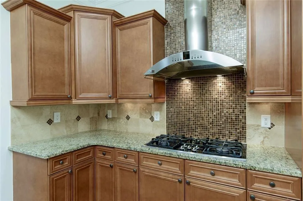 956 Persimmon Point Ne, Sandy Springs, Georgia 30328, 2 Bedrooms Bedrooms, ,2 BathroomsBathrooms,Residential,For Sale,956 Persimmon Point Ne,7741091