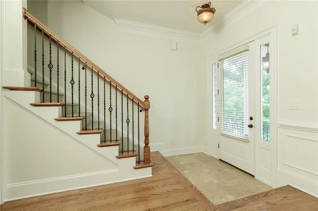 956 Persimmon Point Ne, Sandy Springs, Georgia 30328, 2 Bedrooms Bedrooms, ,2 BathroomsBathrooms,Residential,For Sale,956 Persimmon Point Ne,7741091