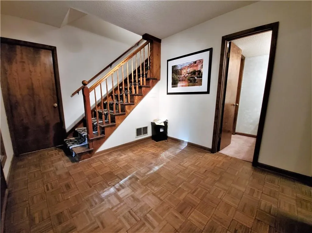 5495 E Idlewood Lane, Sandy Springs, Georgia 30327, 4 Bedrooms Bedrooms, ,3 BathroomsBathrooms,Residential,Sold,5495 E Idlewood Lane,6511760
