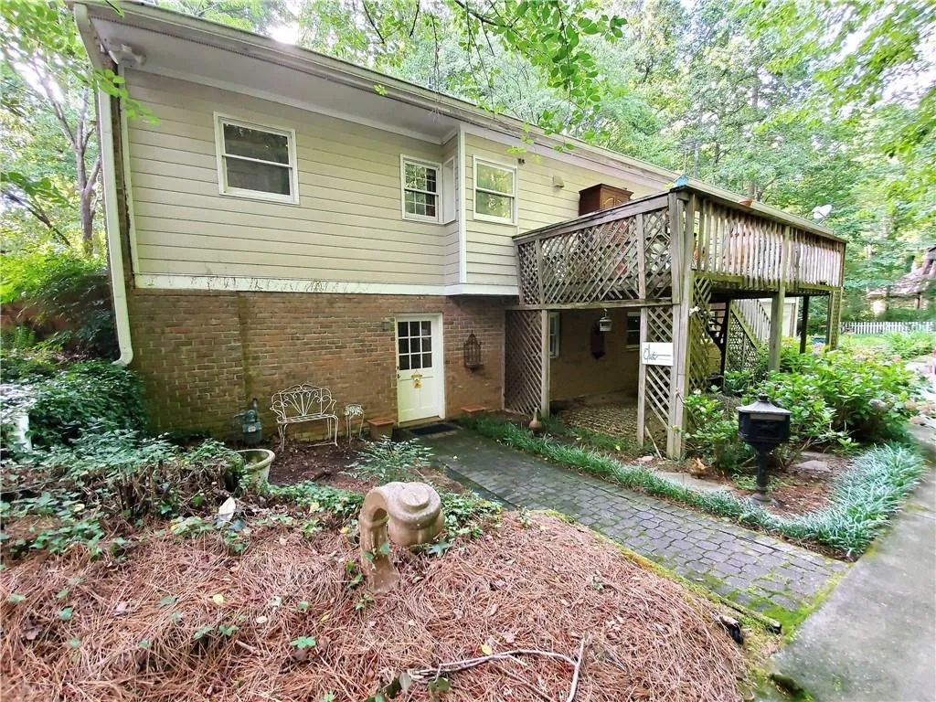 5495 E Idlewood Lane, Sandy Springs, Georgia 30327, 4 Bedrooms Bedrooms, ,3 BathroomsBathrooms,Residential,Sold,5495 E Idlewood Lane,6511760
