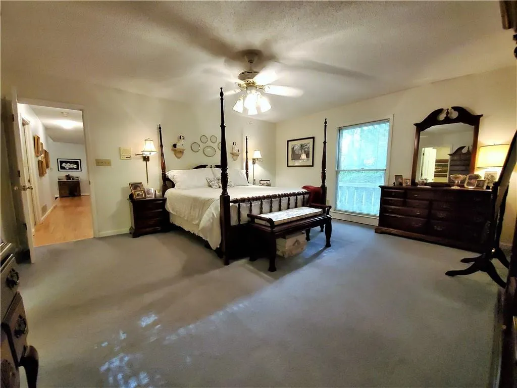 5495 E Idlewood Lane, Sandy Springs, Georgia 30327, 4 Bedrooms Bedrooms, ,3 BathroomsBathrooms,Residential,Sold,5495 E Idlewood Lane,6511760