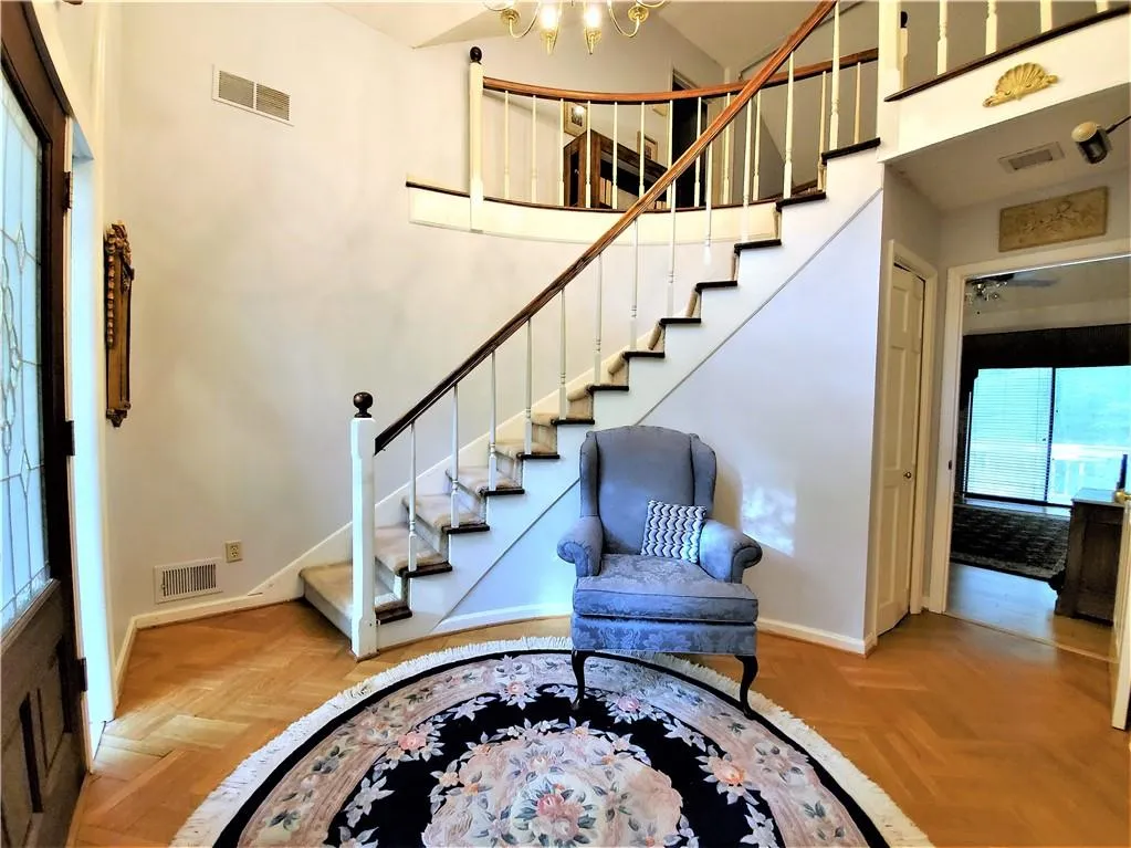 5495 E Idlewood Lane, Sandy Springs, Georgia 30327, 4 Bedrooms Bedrooms, ,3 BathroomsBathrooms,Residential,Sold,5495 E Idlewood Lane,6511760