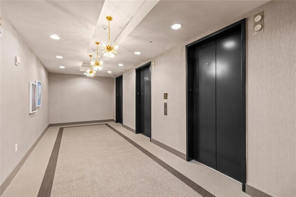 250 Pharr Road Ne Unit 1914, Atlanta, Georgia 30305, 1 Bedroom Bedrooms, ,1 BathroomBathrooms,Residential,For Sale,250 Pharr Road Ne Unit 1914,7571435