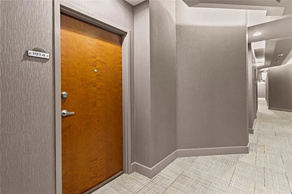 250 Pharr Road Ne Unit 1914, Atlanta, Georgia 30305, 1 Bedroom Bedrooms, ,1 BathroomBathrooms,Residential,For Sale,250 Pharr Road Ne Unit 1914,7571435