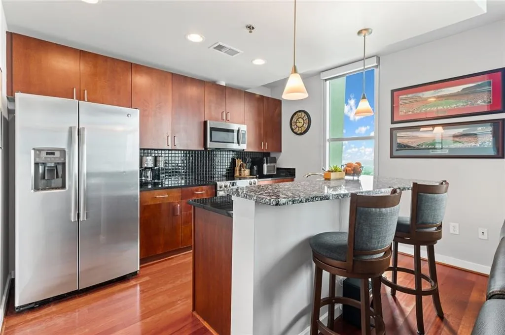 250 Pharr Road Ne Unit 1914, Atlanta, Georgia 30305, 1 Bedroom Bedrooms, ,1 BathroomBathrooms,Residential,For Sale,250 Pharr Road Ne Unit 1914,7571435