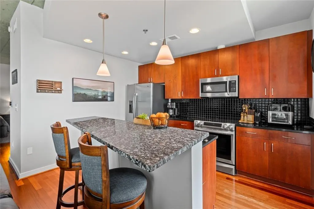 250 Pharr Road Ne Unit 1914, Atlanta, Georgia 30305, 1 Bedroom Bedrooms, ,1 BathroomBathrooms,Residential,For Sale,250 Pharr Road Ne Unit 1914,7571435
