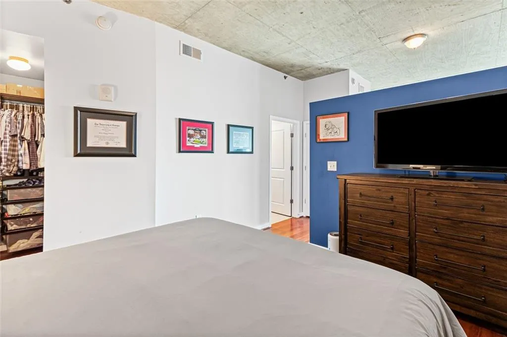 250 Pharr Road Ne Unit 1914, Atlanta, Georgia 30305, 1 Bedroom Bedrooms, ,1 BathroomBathrooms,Residential,For Sale,250 Pharr Road Ne Unit 1914,7571435
