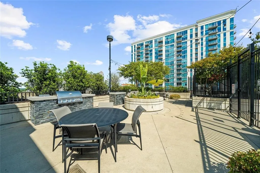 250 Pharr Road Ne Unit 1914, Atlanta, Georgia 30305, 1 Bedroom Bedrooms, ,1 BathroomBathrooms,Residential,For Sale,250 Pharr Road Ne Unit 1914,7571435