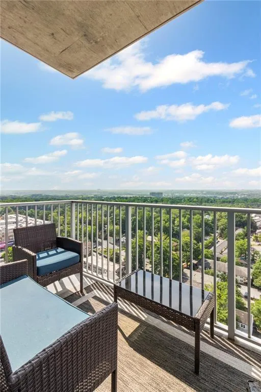 250 Pharr Road Ne Unit 1914, Atlanta, Georgia 30305, 1 Bedroom Bedrooms, ,1 BathroomBathrooms,Residential,For Sale,250 Pharr Road Ne Unit 1914,7571435
