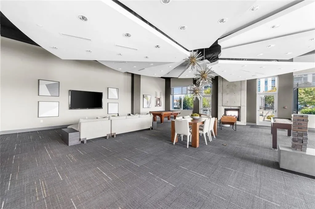 250 Pharr Road Ne Unit 1914, Atlanta, Georgia 30305, 1 Bedroom Bedrooms, ,1 BathroomBathrooms,Residential,For Sale,250 Pharr Road Ne Unit 1914,7571435