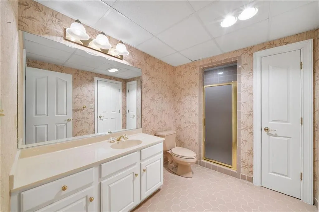 Terrace level bathroom