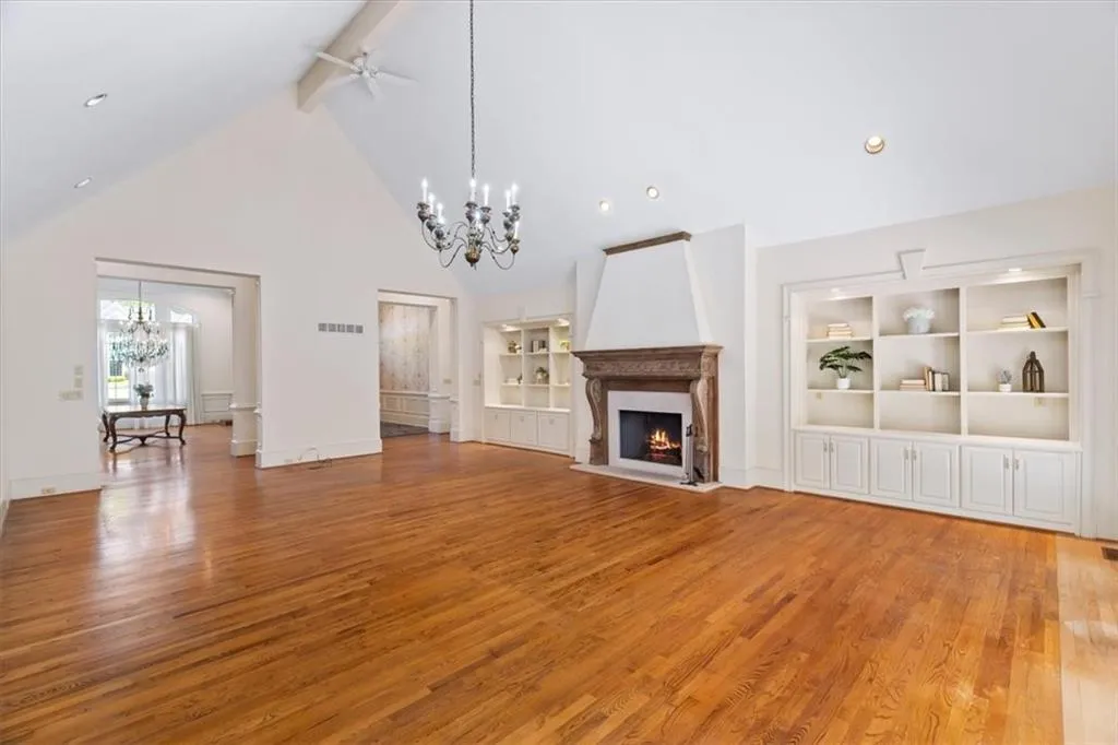 7805 N Spalding Lake Drive, Sandy Springs, Georgia 30350, 4 Bedrooms Bedrooms, ,3 BathroomsBathrooms,Residential,For Sale,7805 N Spalding Lake Drive,7750200