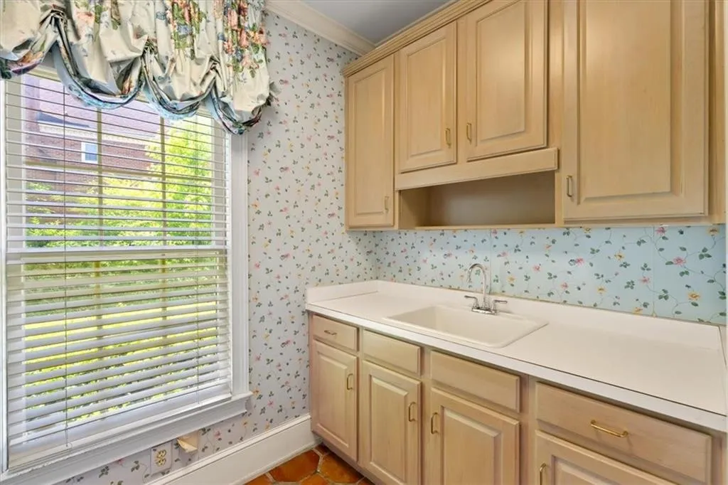 7805 N Spalding Lake Drive, Sandy Springs, Georgia 30350, 4 Bedrooms Bedrooms, ,3 BathroomsBathrooms,Residential,For Sale,7805 N Spalding Lake Drive,7750200