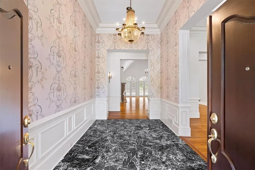 7805 N Spalding Lake Drive, Sandy Springs, Georgia 30350, 4 Bedrooms Bedrooms, ,3 BathroomsBathrooms,Residential,For Sale,7805 N Spalding Lake Drive,7750200